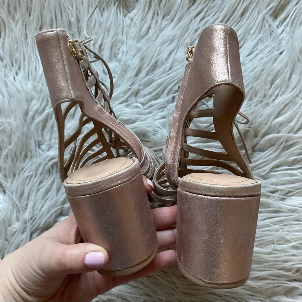Pour La Victoire Metallic Rose Gold Leather Gladiator Lace Up Block Heel EUC 9